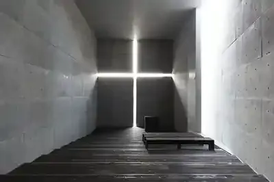 安藤忠雄の傑作10選！光とコンクリートの建築美を巡る旅